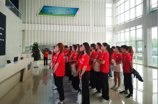 做白色的牛奶，創紅色的企業，花花牛乳業集團青春歌會慶祝建黨100周年